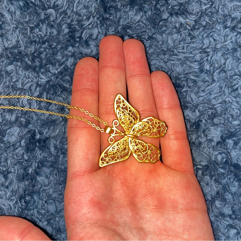Elegant Gold Butterfly Pendant Necklace